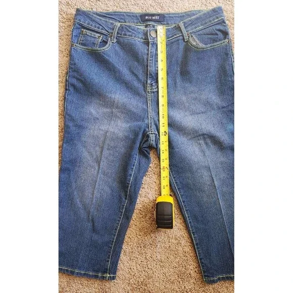 Blu Mist Women's Blue Mid-Rise Mom Capri Denim Jeans Size 14w Reg - Picture 5 of 6